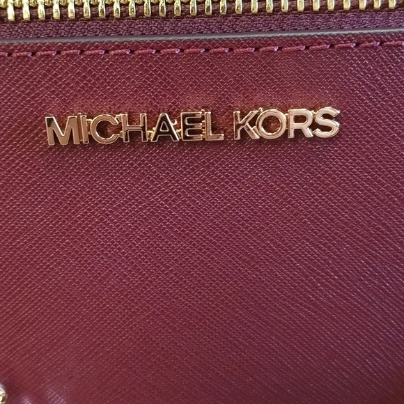 MICHAEL KORS Jet Set Large Saffiano Leather Crossbody Bag - Picture 7 of 10